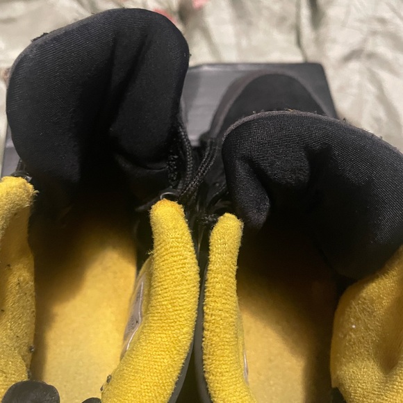 Kids Jordan’s - Picture 3 of 10